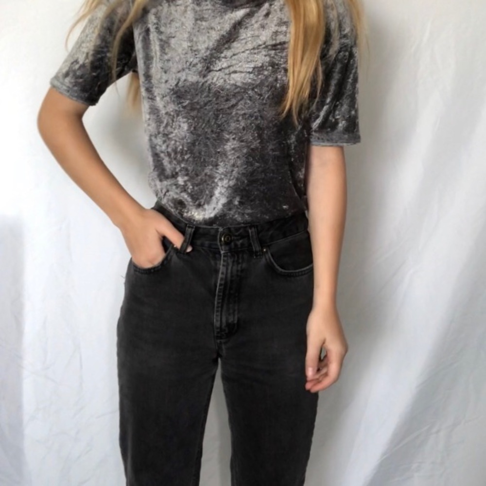 Velvet gray tee